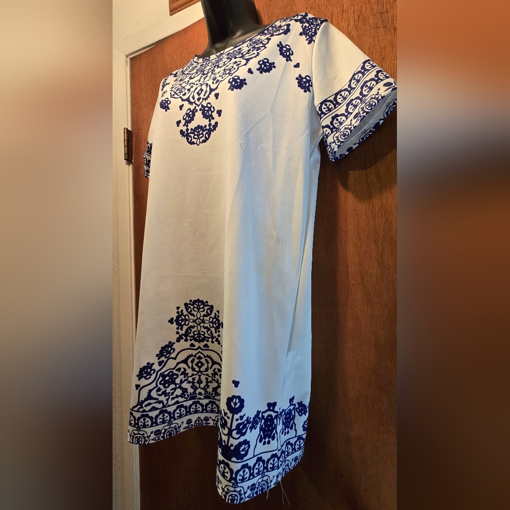 Korean White & Blue Embroidery Print Patterned Mini Dress SzL - Picture 4 of 7